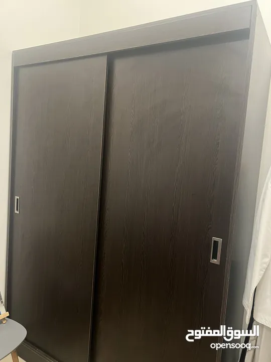 Wardrobe with very good conditions sliding door خزانة ملابس باب سحاب بحالة ممتازة