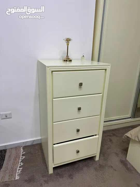 عفش مستعمل بحالة جيدة استخدام عرسان السعر لجميع العفش طقم ضيوف وطاولة طعام وغرفة نوم