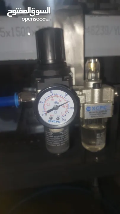 ماكينات تعبئة وتغليف كاسات المياه والعصائر والجلو والالبان المتطورة بنظام الذكاء الاصطناعي والروبوت