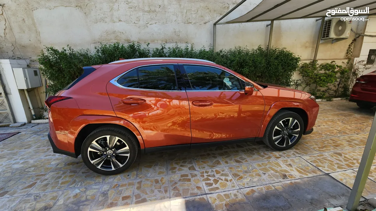 لكزس ux 250 f sport  هايبرد محرك 2500  موديل 2024 بغداد