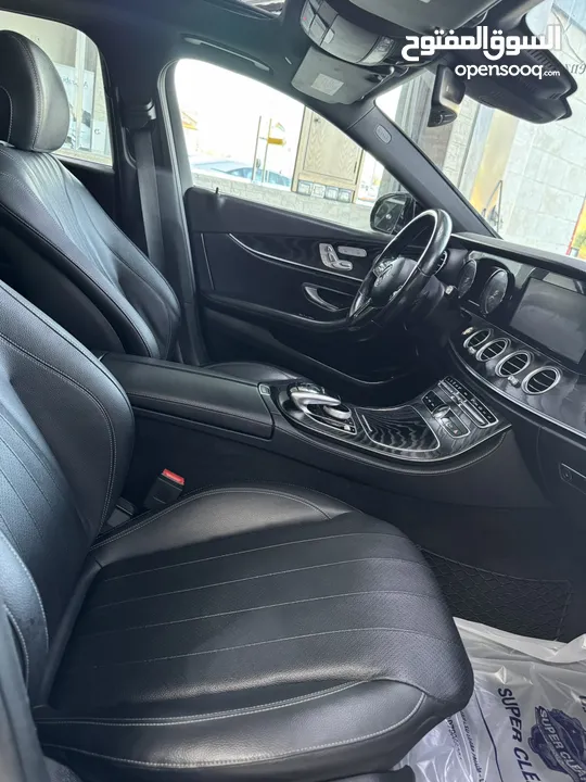مرسيدس E300 موديل 2019 AMG اصلي ( بنزين )  فل كامل بانوراما بحالة الوكاله بسعر مغري جداا