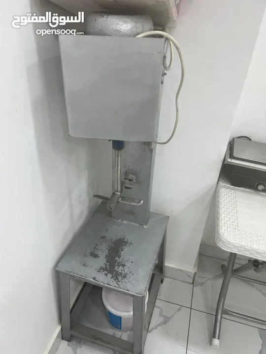 عدة مطعم للبيع