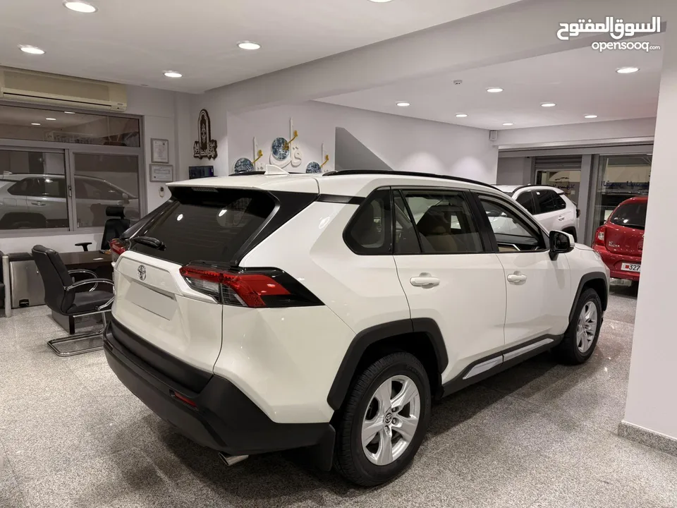 للبيع تويوتا راف فور موديل 2021