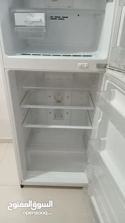 ثلاجة LG شبة جديد موجودة في بيتونيا