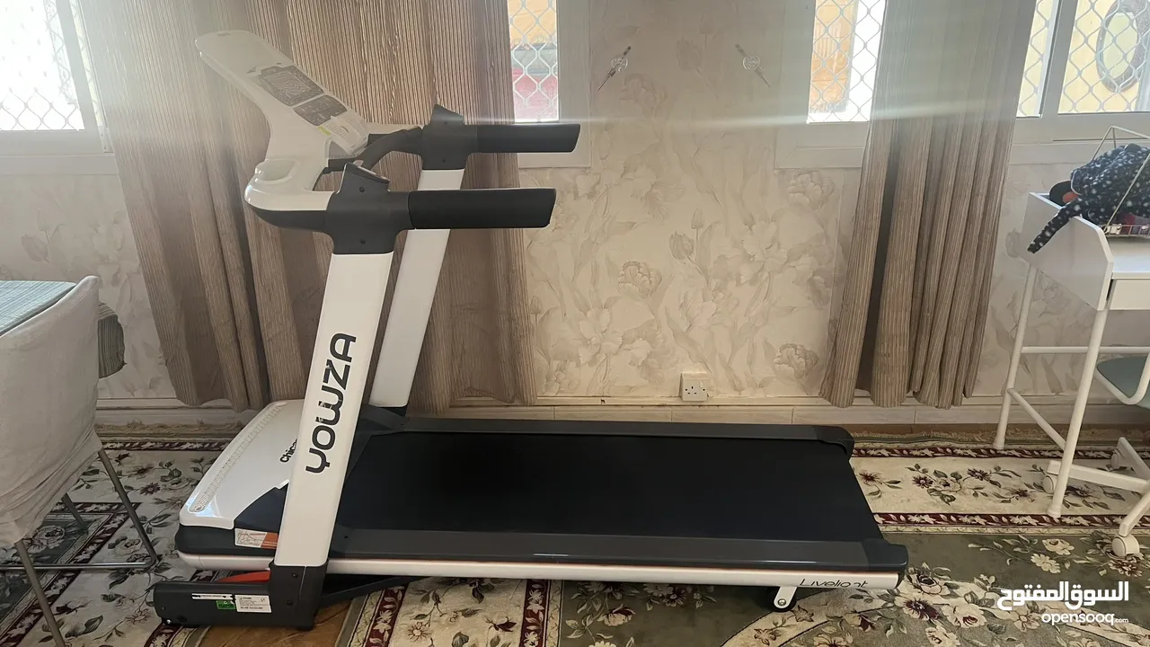 Yowza Fitness Chicago White Treadmill - جهاز مشي