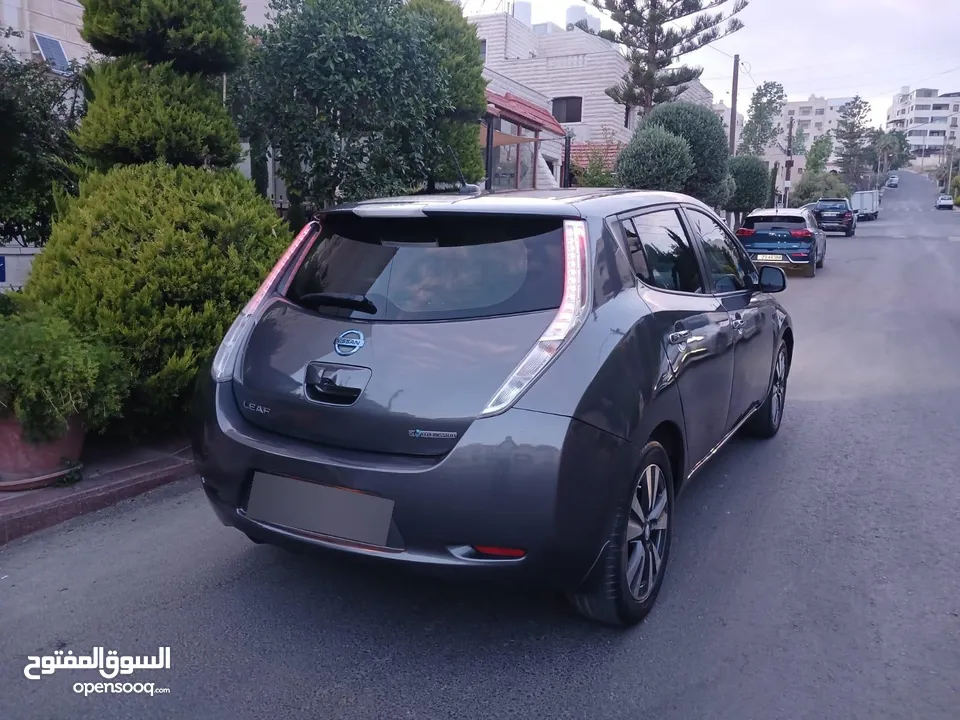 نيسان ليف SL Premium 2015 بحاله ممتازه