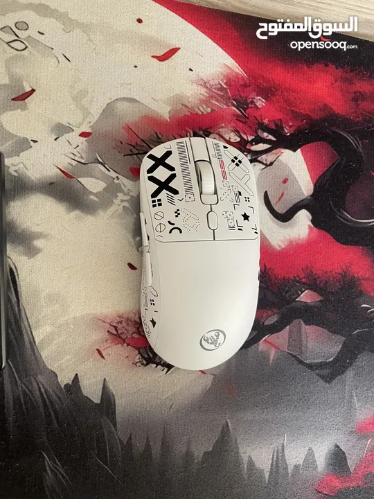 كمبيوتر كامل للبيع مع شاشتين وماوس وكيبورد وسماعه وقطعة نتpc