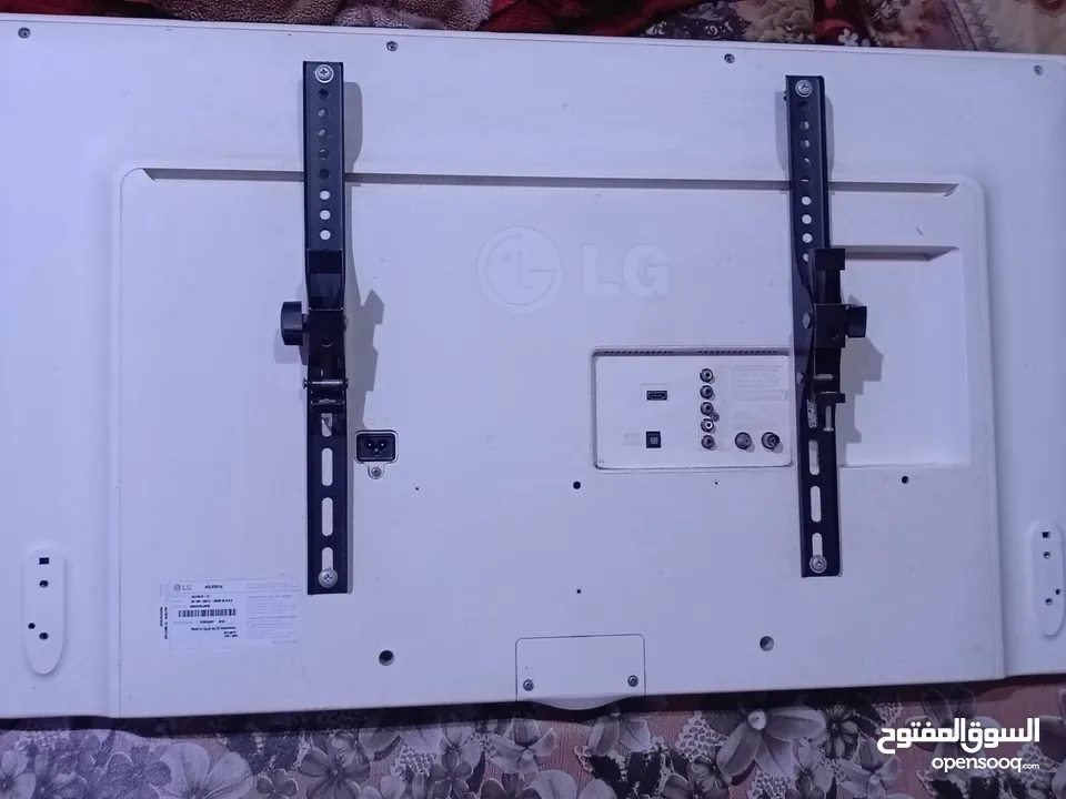 شاشة LG حجم 43 كوري الاصلي + mi box tv