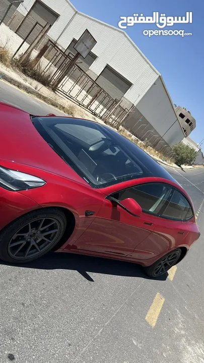 تسلا موديل 3 لونج رينج دويل موتور بحالة ممتازة جداً فحص اوتوسكورB+