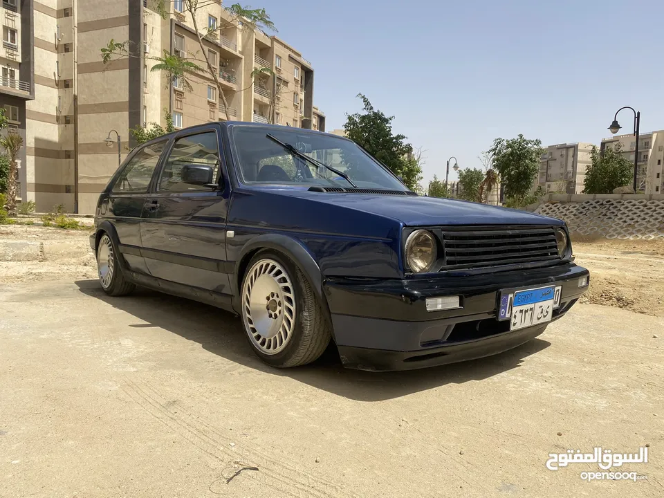 جولف 2 كوبيه gti فبريكه دواخل و سقف و كبوت و شنطه من الخارج