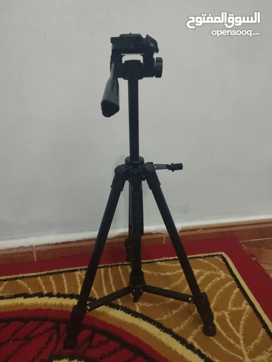 ترايبود ثلاثي موديل (TR_553) حامل للكاميرا والموبايل  للتصوير الفيديو والفوتوغرافي جديد وبالكرتونه.