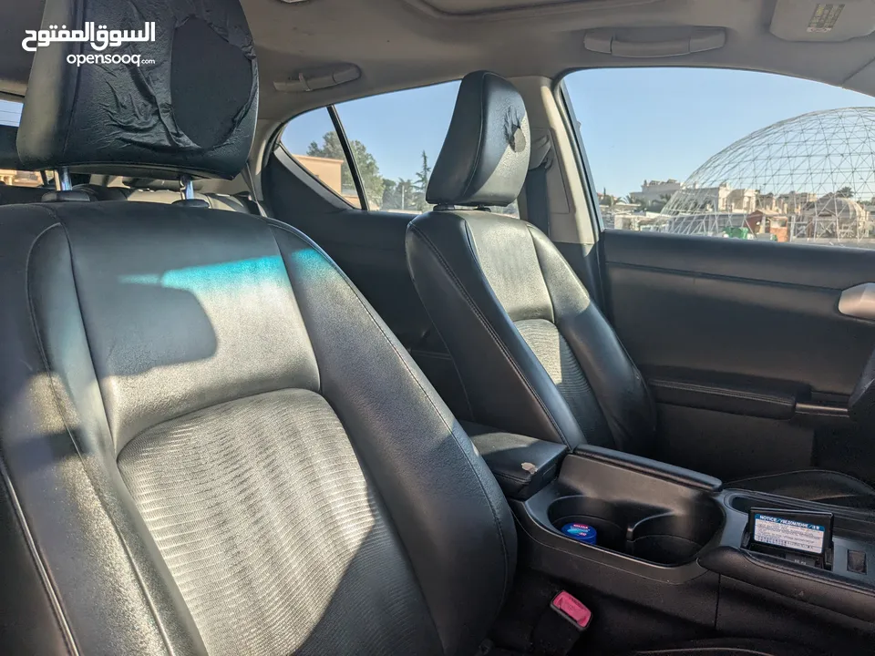 Lexus CT200 Hybrid لكزس ممشى 120,000 ميل للبيع كاش