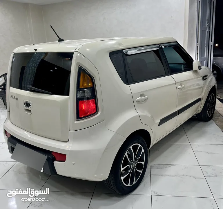 بسعر حررق كيا سول 1600 بنزين فللل مرخصة ومأمنة لمدة 8شهور فحص ممتاز