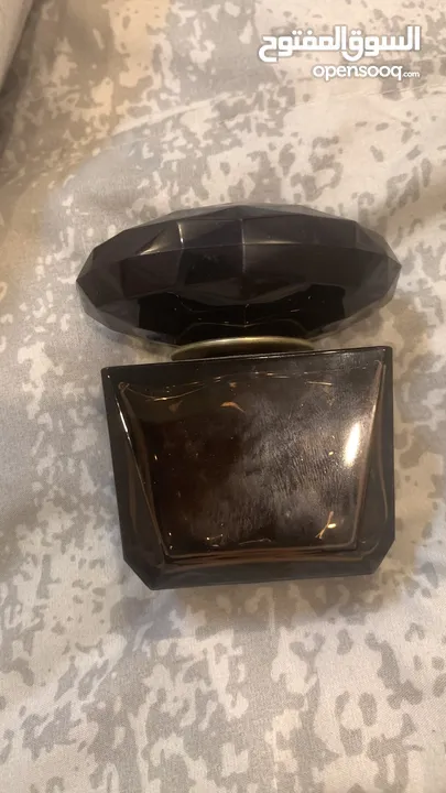 عطر Versace اصلي استعمال بسيط للبيع بسعر قليل جدا بالنسبه للجديد اااااااااااا