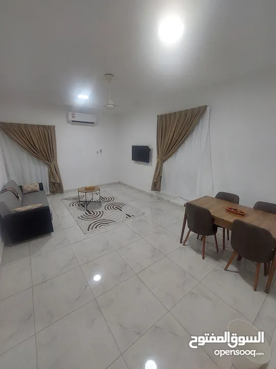 شقه غرفه وصاله وحمام ومطبخ مفروشه فرش جديد بالخوير flat 1bhk in elkhwair with new furniture