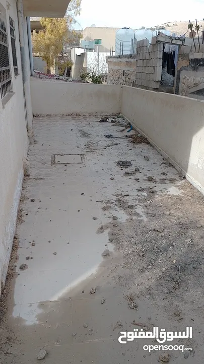 شقة وستوديو لليجار في جرش بيادر عجرمة بجانب المدينة الرياضية