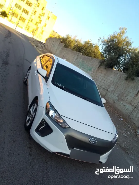 هونداي ايونك فل ما عدا الفتحه كهرباء موديل 2017 بسعر مغري