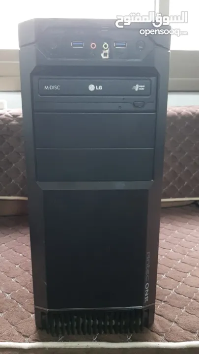 جهاز كمبيوتر سعر لقطة