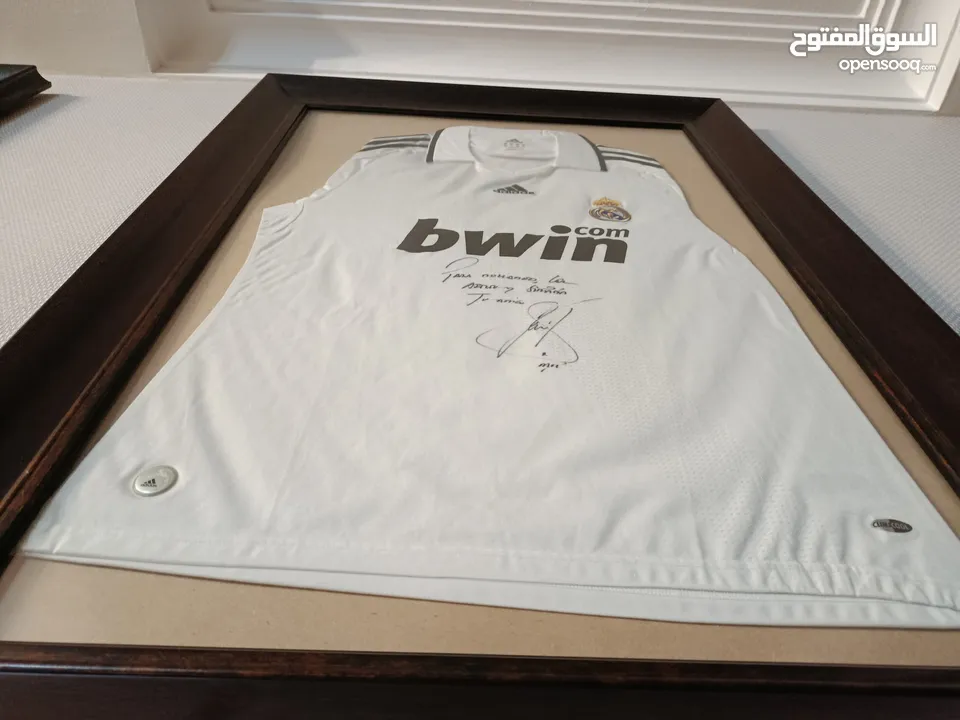 بلوزه مدريد موسم 2008-2009 موقعه من راؤول ولاعبين مدريد لون ابيض من اديدس