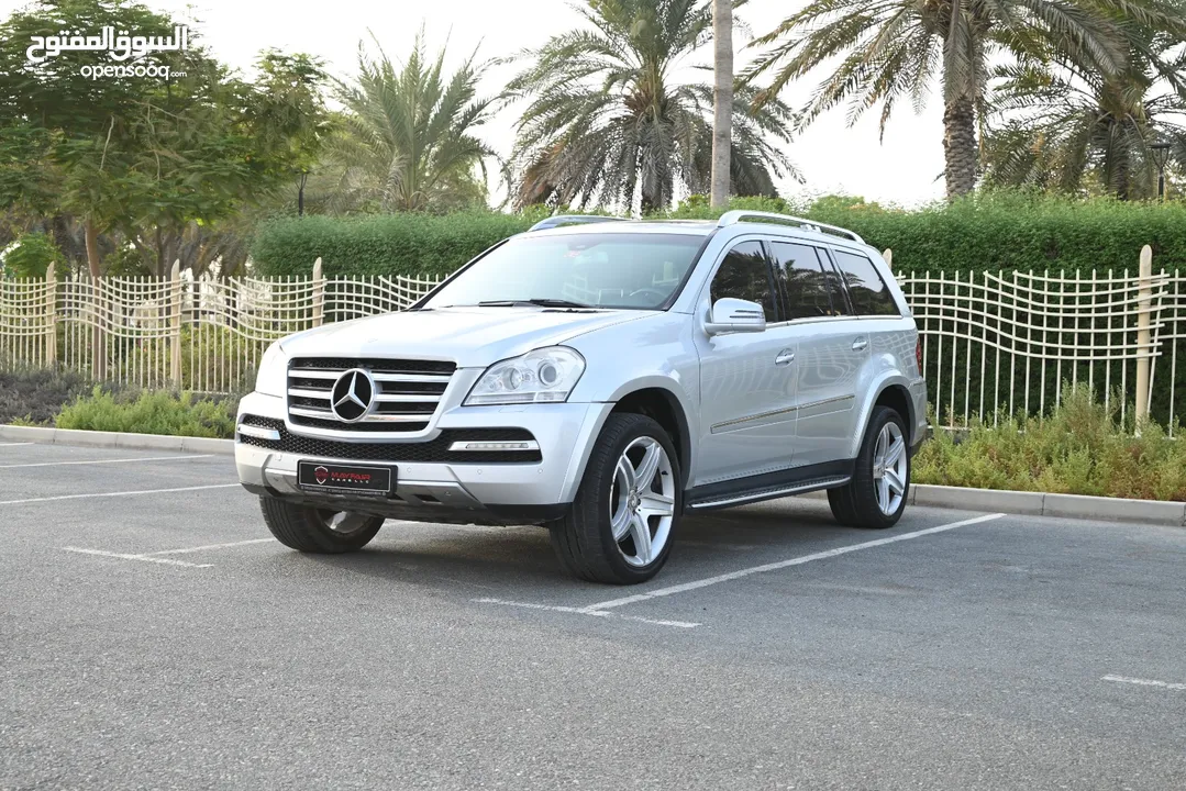 BEST DEAL - LOW MILEAGE - MERCEDES GL 500 4MATIC - ORIGINAL PAINT - WELL MAINTAINED - GCC