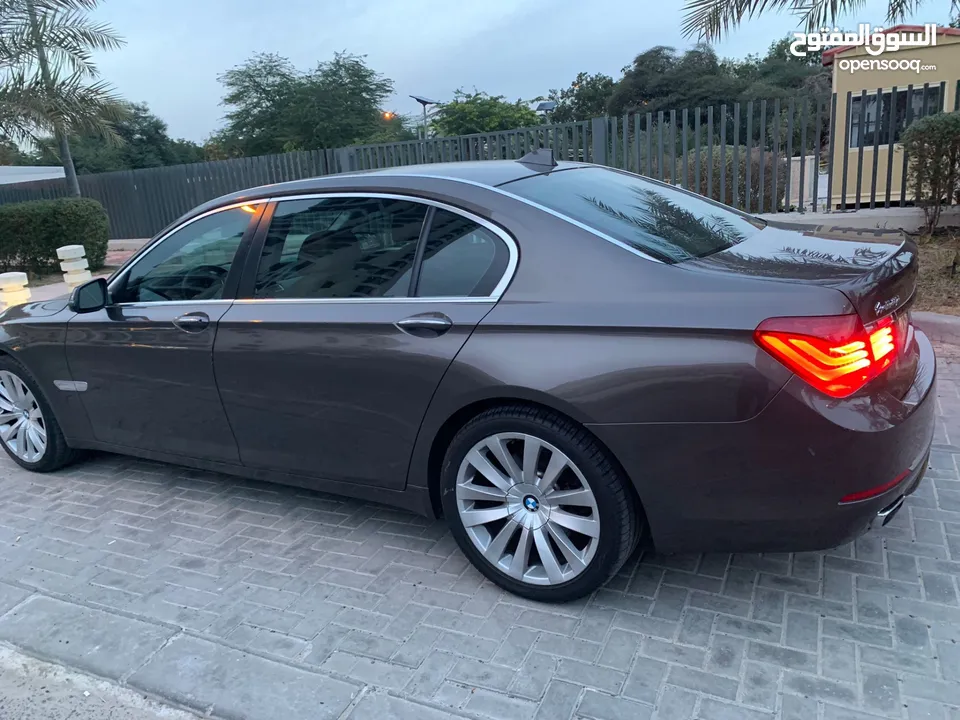 للبيع . BMW . 740il . 2014