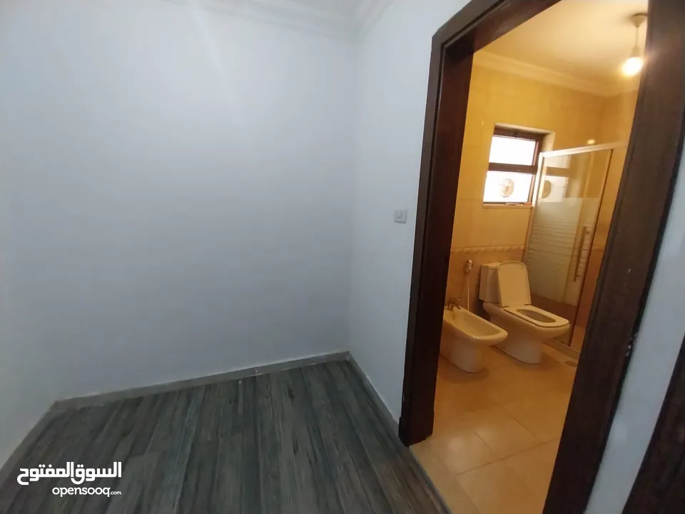 شقة غير مفروشة للإيجار ( Property 38738 ) سنوي فقط