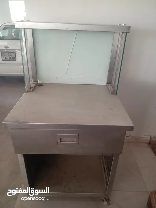 عدة مطعم للبيع مستعملة بحالة ممتازة جدا  البيع بداعي السفر..................................