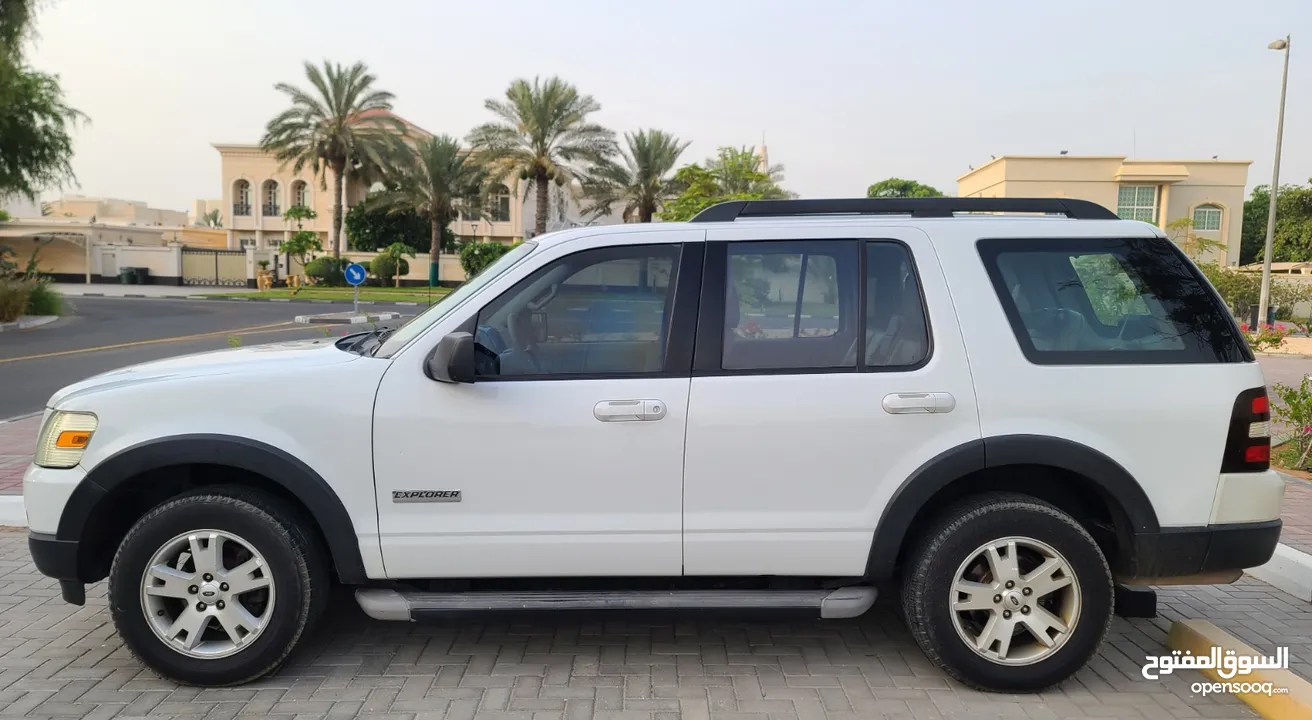 FORD EXPLORER 2007, XLT, LEATHER SEATS, ACCIDENT FREE, GCC