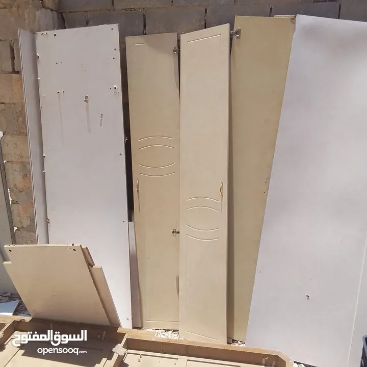 خزانة للبيع