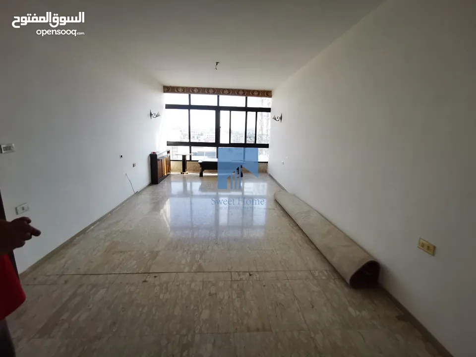شقة طابقية فاخرة للبيع بأجمل مناطق الصويفية - خلف المدارس الأمريكية طابق ثالث 350م بسعر مغري