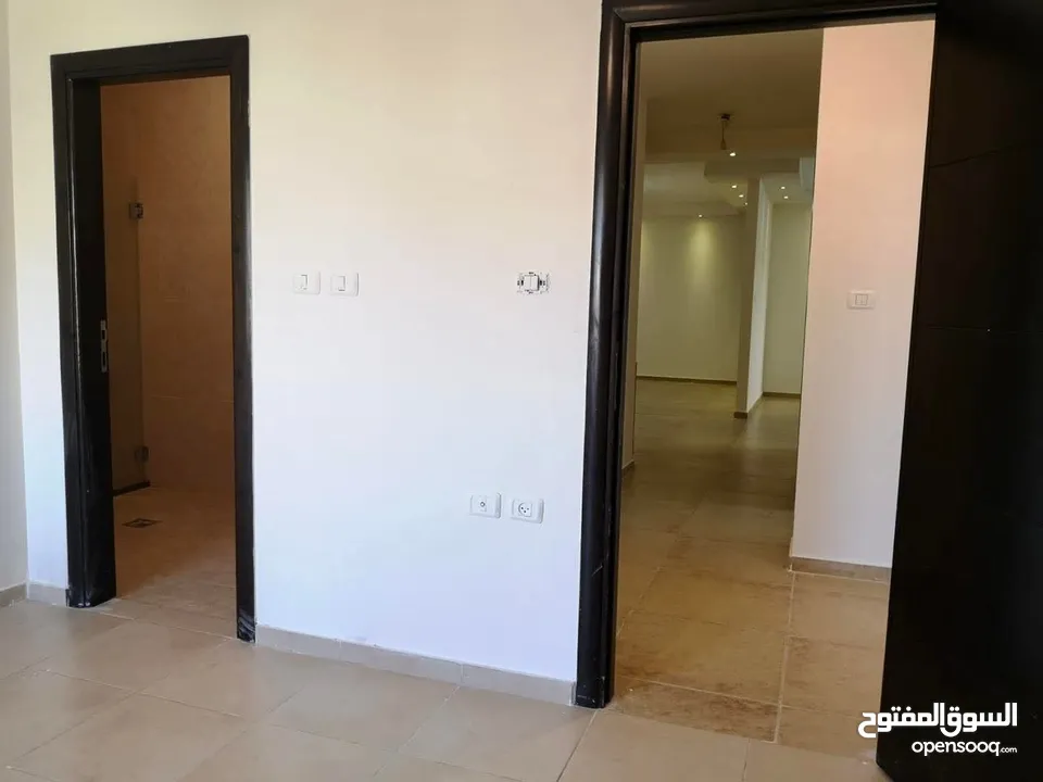 شقة للبيع في عين منجد رام الله مطلة على جبل المصيون مشرفة على منظر جميل مرتفع في مدينة رام الله