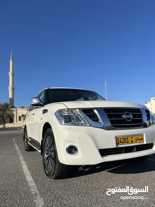 Nissan Pelatinium V8 GCC خلیجی_(Full option)