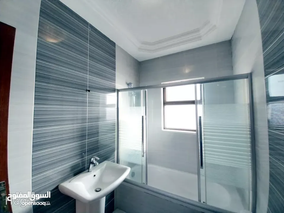 شقة طابق ثالث مع روف للبيع في الدوار السابع ( Property ID : 30299 )