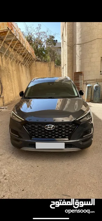 Hyundai Tucson بويه شركة عداد 80 ب الورقه  دفعه 80 و شكات 10 شهور