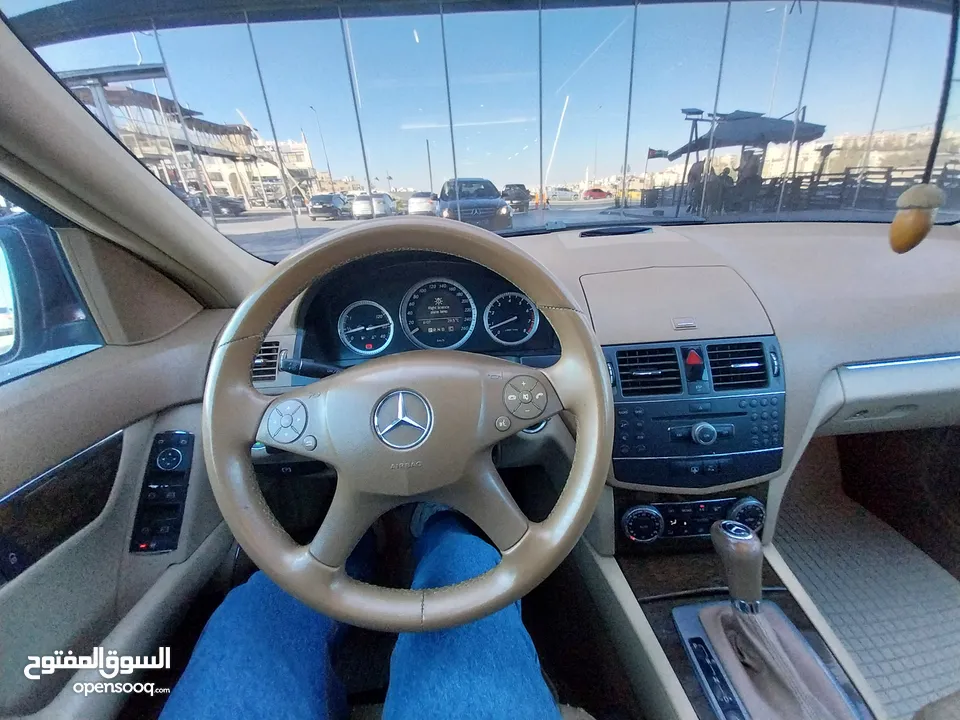 Mercedes-Benz C200 وارد الوكالة و صيانة الوكالة