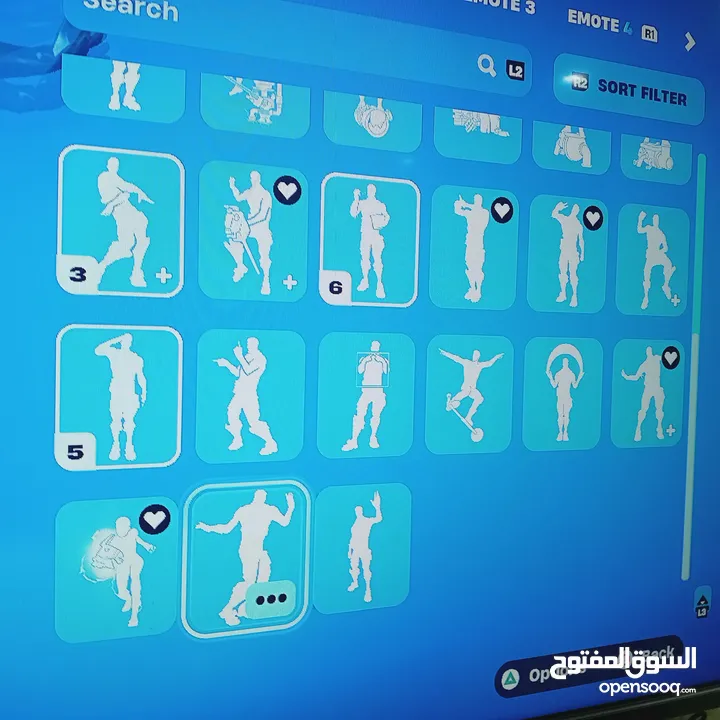 حساب فورت فيه رقصة فلس وفيه سيزون 4 كامل وكم سكن زيادة وفيه مظلة ماكو النادرة حقت سيزون 1