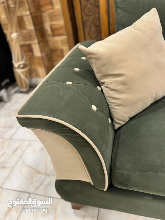 طقم كنب للبيع بسعر مغري