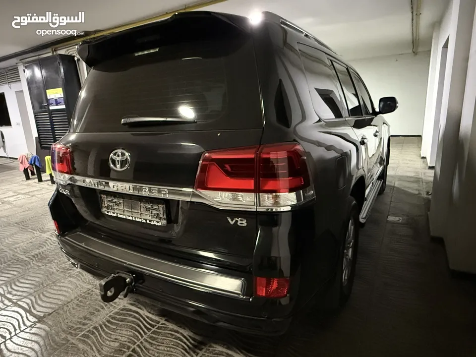 Toyota Land Cruiser V8 2018 وارد و صيانة الوكيل المركزيه