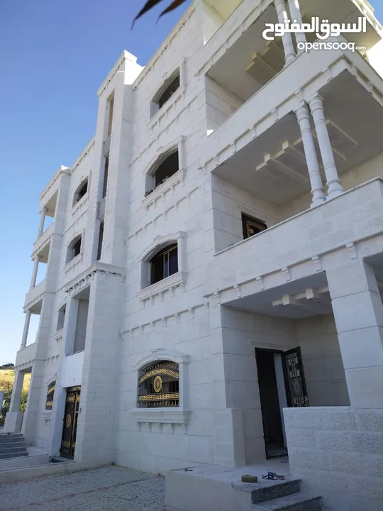 أسكانات الأساس - شقة ارضي فاخرة بتشطيبات مميزة للبيع - 155م - الزرقاء - ضاحية المدينة