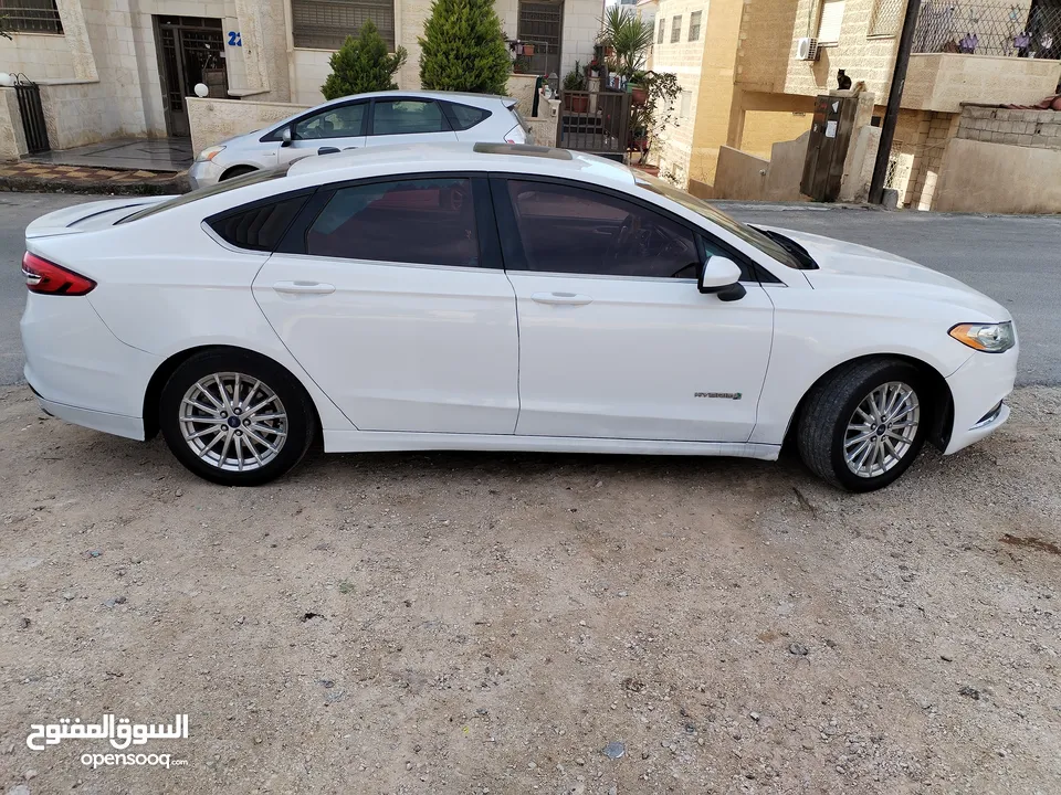 فورد فيوجن مستعمل رقم رباعي مميز ليست سيارة تطبيقات SE 2017 هايبرد للبيع