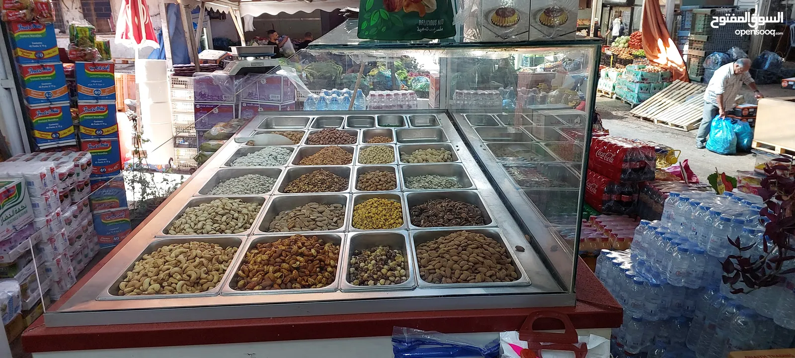 طاولة مكسرات مع خطين تسخين