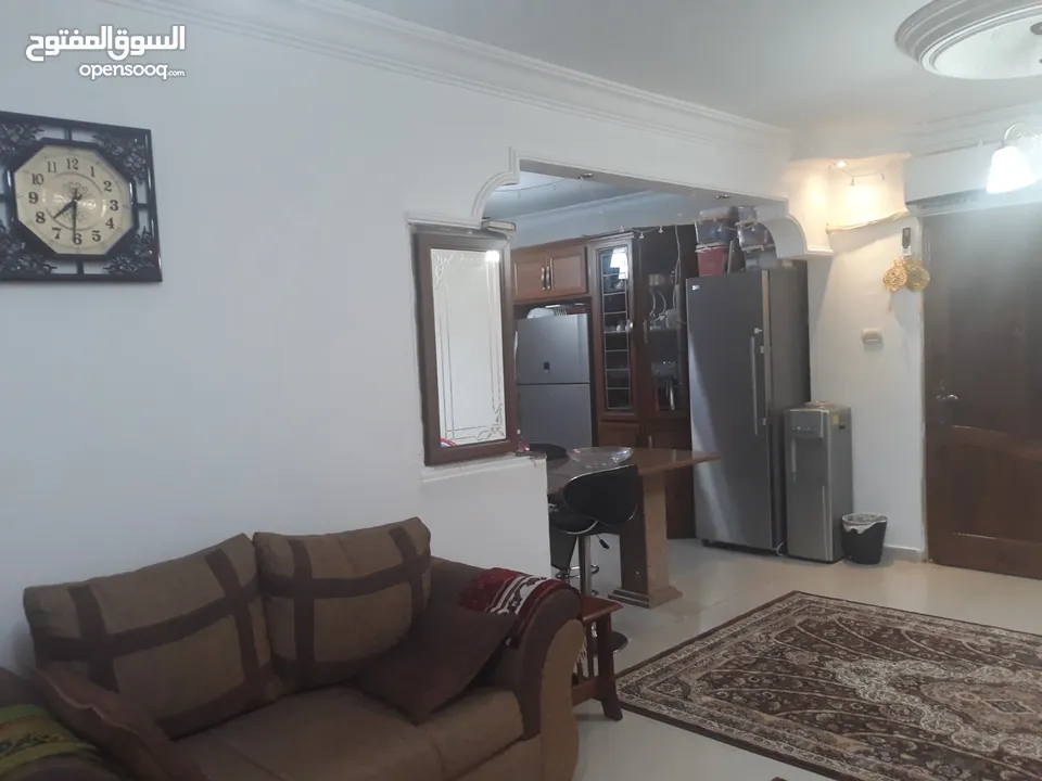شقه للبيع اربد دوار العيادات