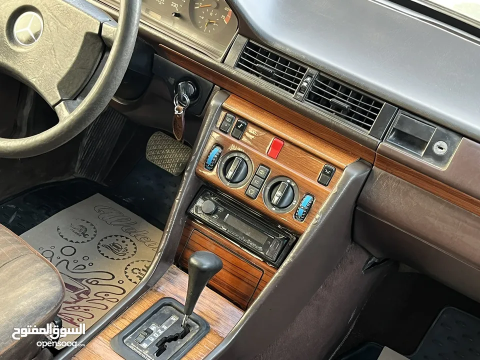 ‎مرسيدس بنز  E200 1992 مميزة جدا للبيع بسعر مغري
