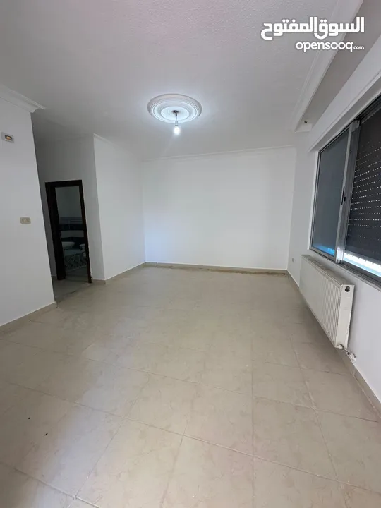 الجبيهة+ حي المنصور شقه فارغه للايجار ـ  150 متر ـ 3 نوم باجره 350 دينار