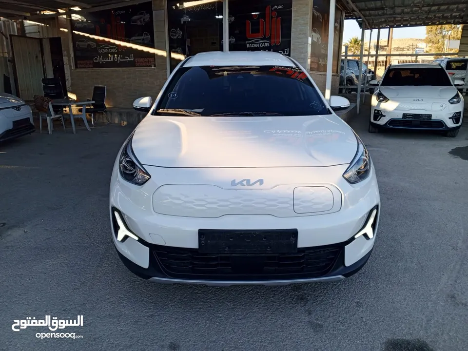 كيا نيرو touring EV (+) موديل 2023 بحالة الوكالة فل الفل دفعة اولى 500 دينار