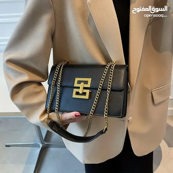 حقيبة كتف نسائية أنيقة بحزام سلسلة ـ لون أسود أو بني ـ تصميم معدني فاخر