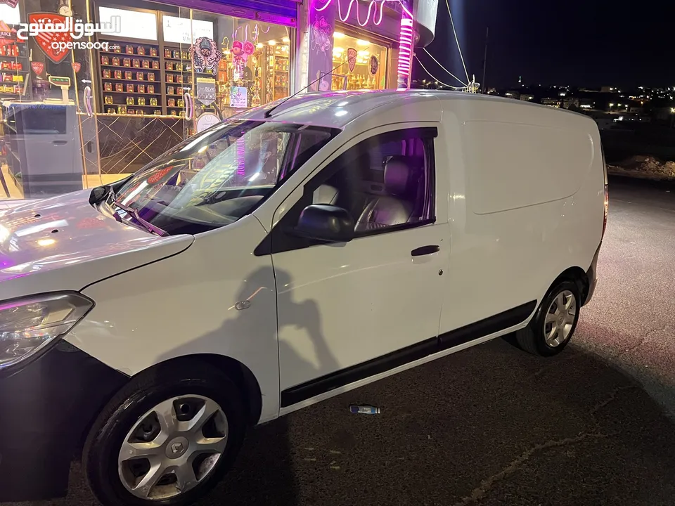 فان رينو دوكر 2017  Renault Domker Van