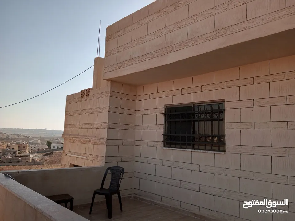 بيت مستقل في منطقة أحد القرية البيضاء قرب مسجد مصيبيح المساعيد