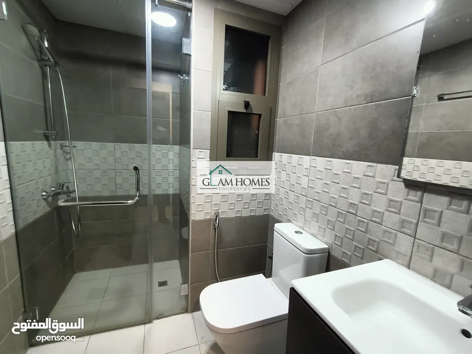 Splendid 2 BR apartment for sale in Qurum at a good location Ref: 633J