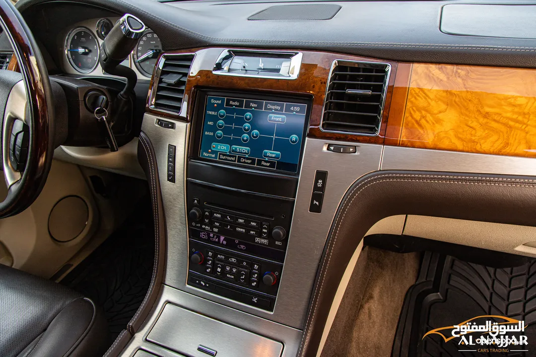 Cadillac Escalade Xl 2012 Platinum   السيارة مميزة جدا و قطعت مسافة 144,000 كيلو متر